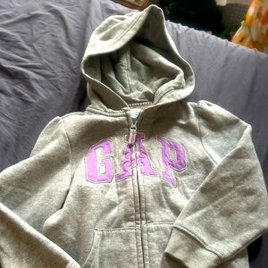 Grey gap hoodies sweatshirt with purple lettering size 5T in VGUC